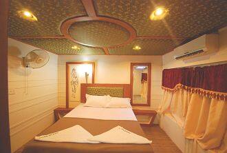 Rosey Houseboats, Alleppey 4